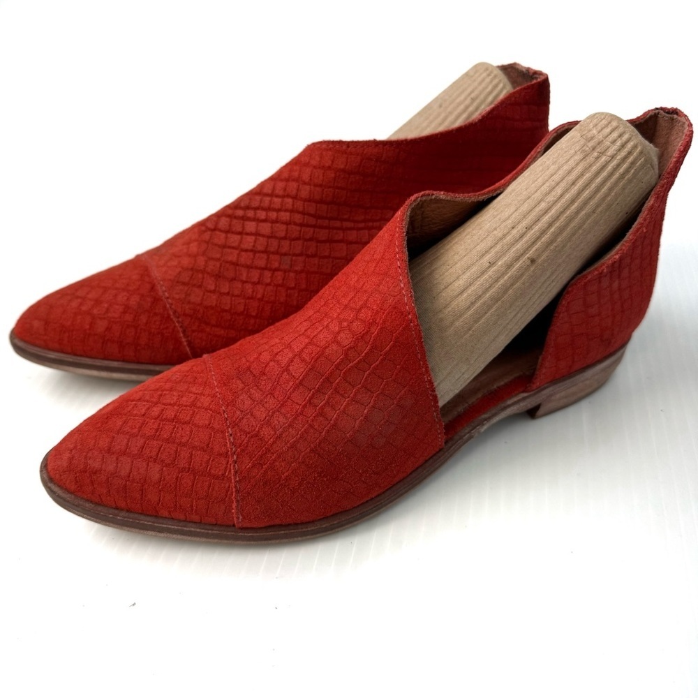 Free People D’orsay Royale flats size: 37 / 6.5-7 us red alligator embossed